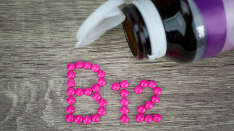 ما العلاقة بين انخفاض مستويات فيتامين B12 واضطراب نفسي خطير؟ 5f4f8410