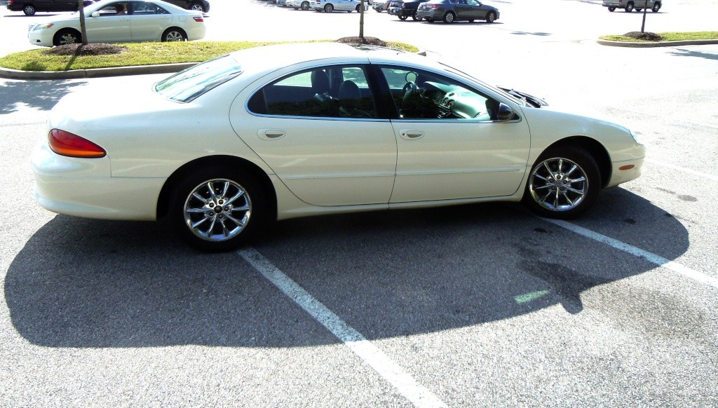 2002 chrysler concorde limited edition - for 5500$ (Fix price) Side_c10