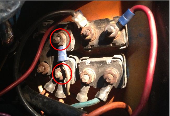 Mettre les clignotants sur une sportster 883 de 1987 Captur15