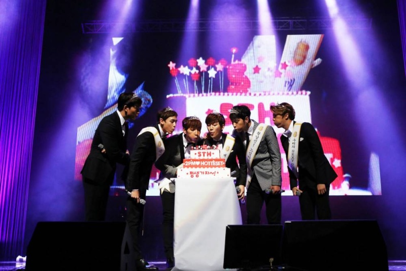 [01.09.13] [PICS] Fanmeeting ‘The Hottest Awards’ 127