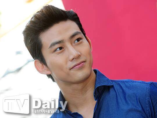 [03.10.13] [PICS] Taecyeon au Festival international du film de Busan (BIFF) 918