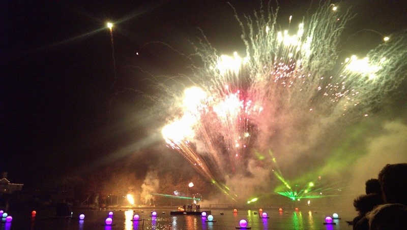 Mickey’s Magical Fireworks & Bonfire le 3, 5 et 7 novembre 2014 10250210