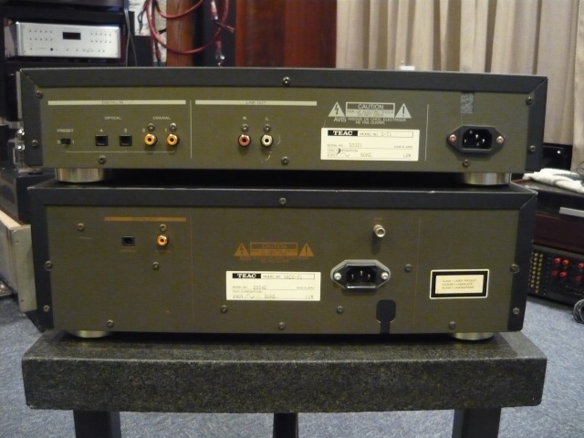 Teac VRDS T1 & DT1 cd transport and dac (used) P1080913