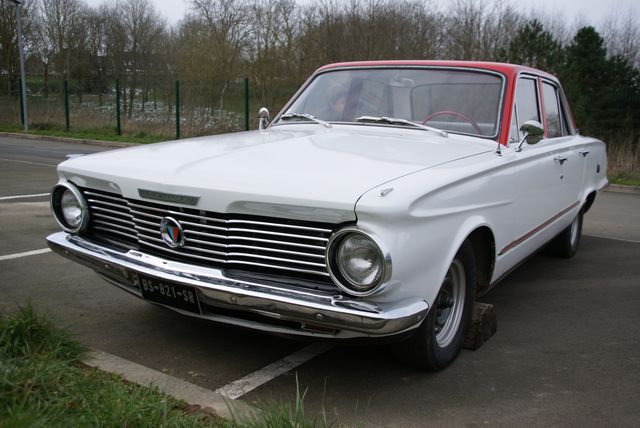 PLYMOUTH Valiant V200 1963 Dsc01243