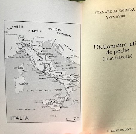 Dictionnaire latin-français livre de poche Img_1710