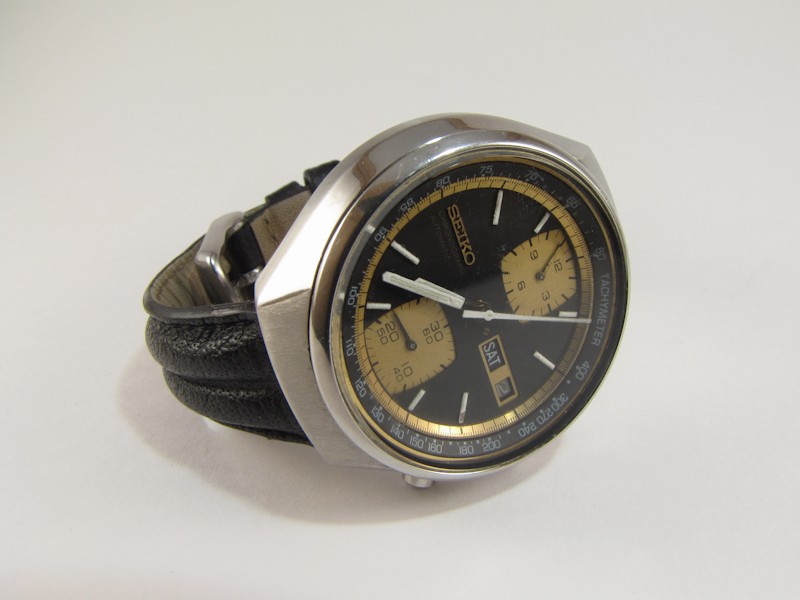 les montres de l année 1977? Fb-00110