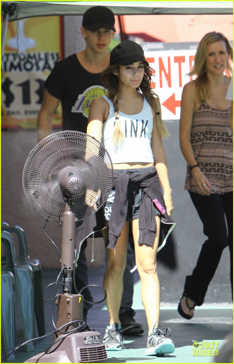 out in Studio City (17.08.13) Vaness31