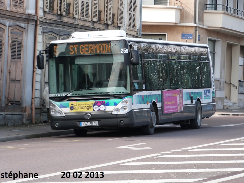  Cars et Bus de la région Champagne Ardennes - Page 4 P1070717