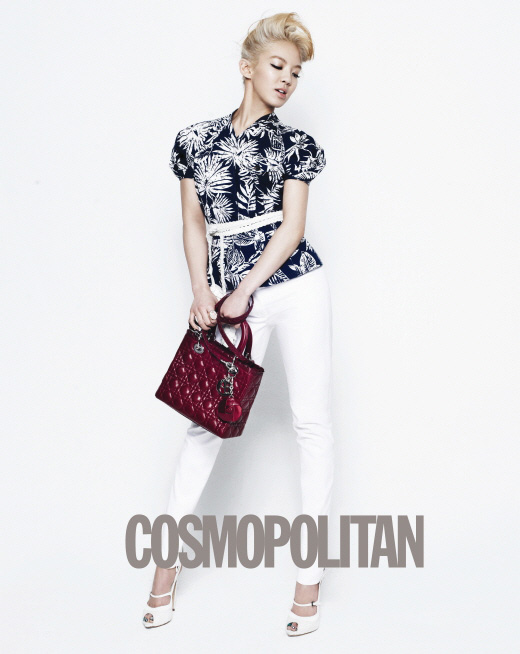 [SNSD] SNSD models with Lady Dior tote bags for “Cosmopolitan” 20110260