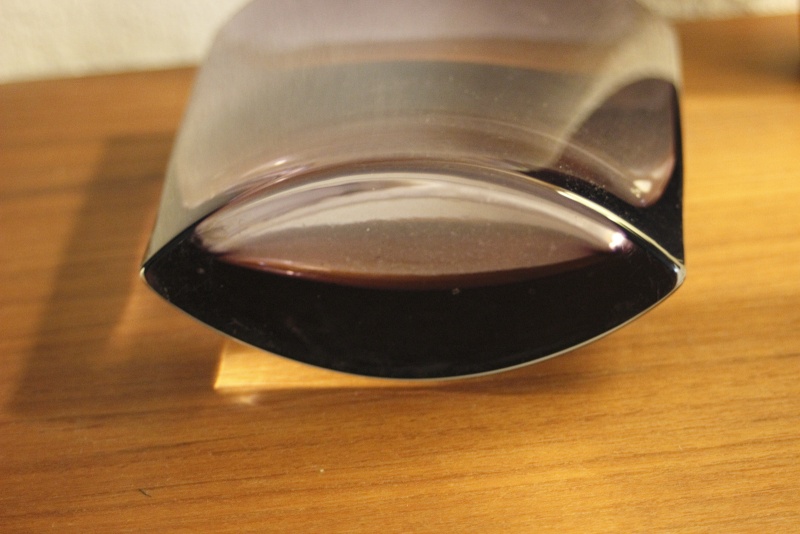purple modernist glas vase id Id000510