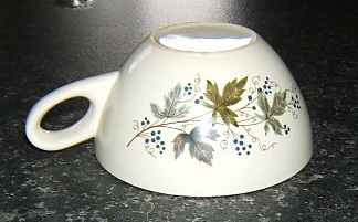 Unusually shaped "Vintage" cup Vintag11