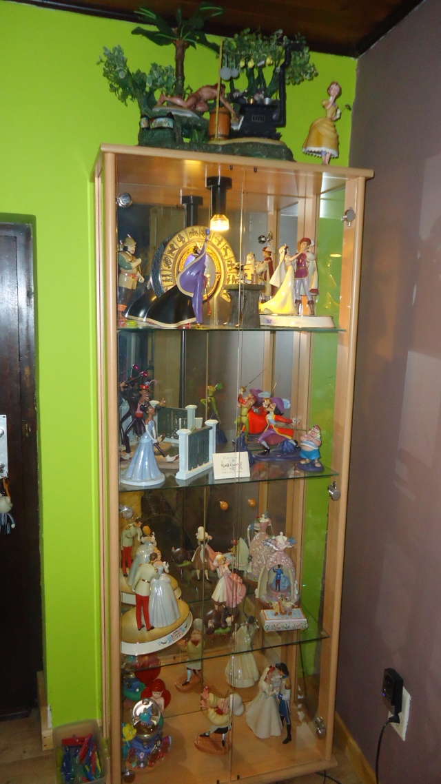 AliceWonderland ma collection :) ma maison :) Dsc09810