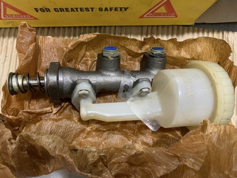 [ebay] Maitre cylindre de frein S-l16031