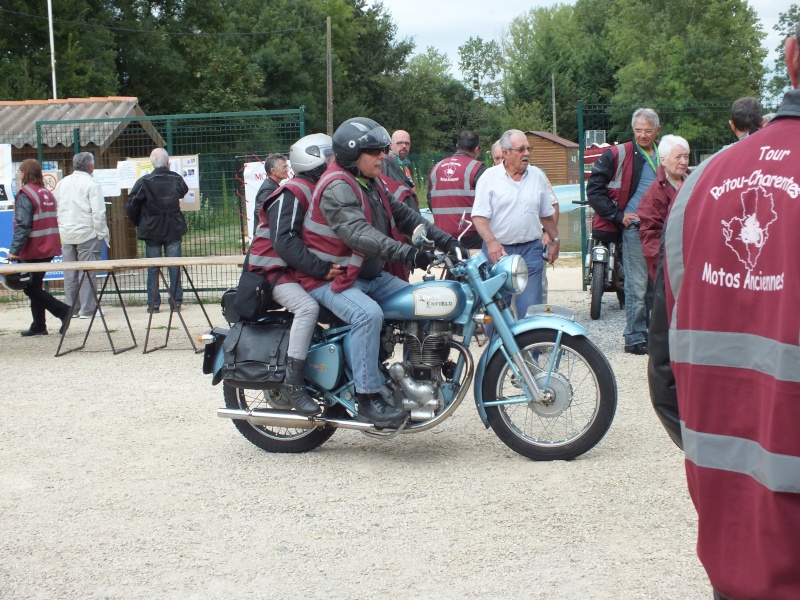 Tour Poitou-Charentes Motos Anciennes 2013 étape Saint-Secondin (86) Dscf0619