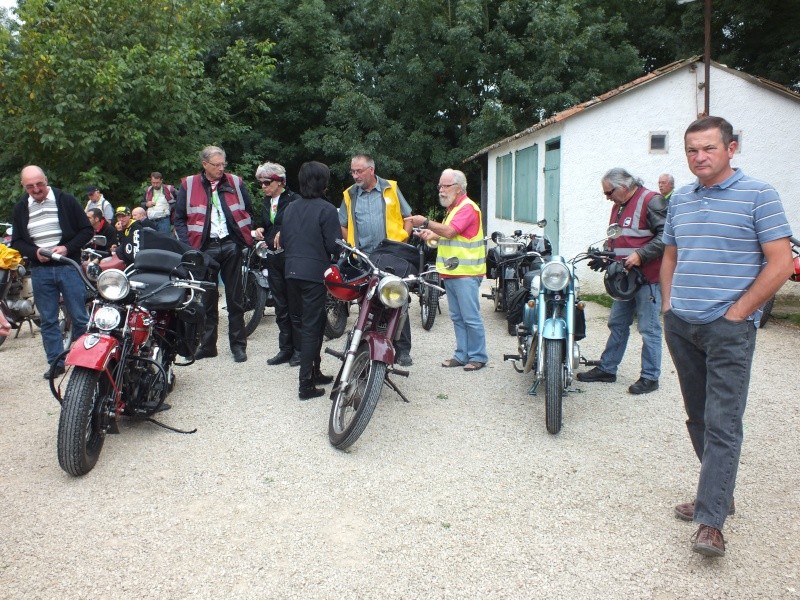 Tour Poitou-Charentes Motos Anciennes 2013 étape Saint-Secondin (86) Dscf0621