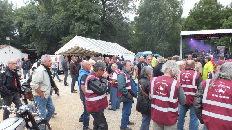 Tour Poitou-Charentes Motos Anciennes 2013 étape Saint-Secondin (86) Dscf0662