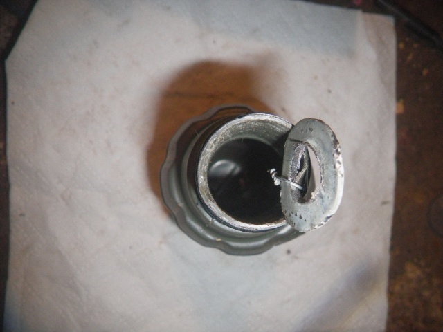   Recycler une grenade gaz éclatée en grenade à pétard Imgp7411