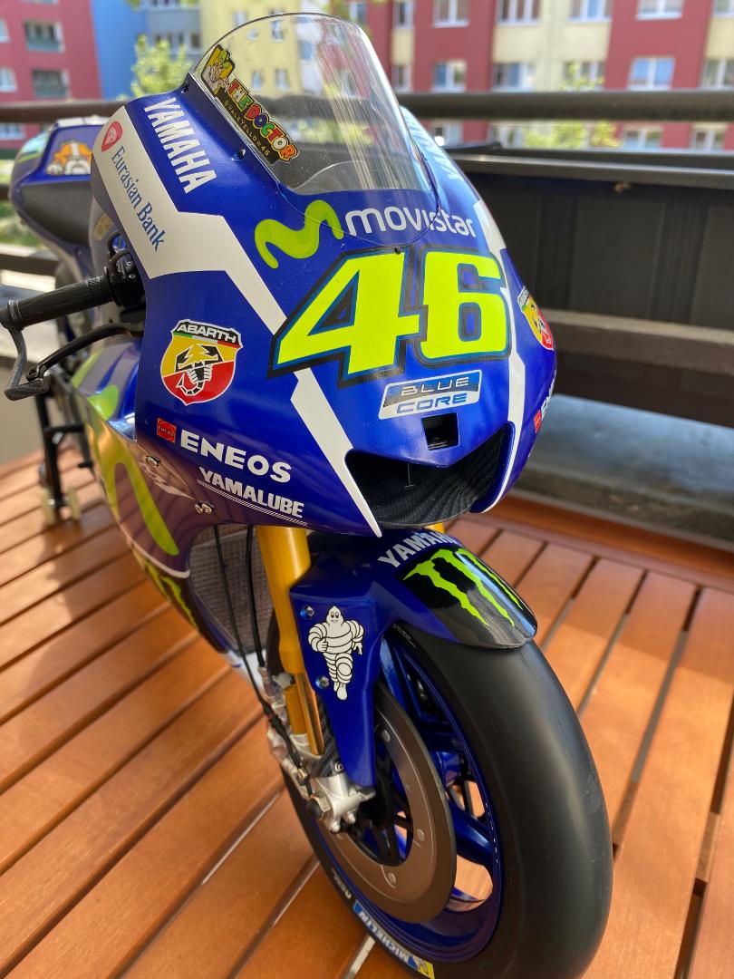 Valentino Rossi's Yamaha YZR M1 in 1:4 von DeAgostini - Seite 5 Feddis19