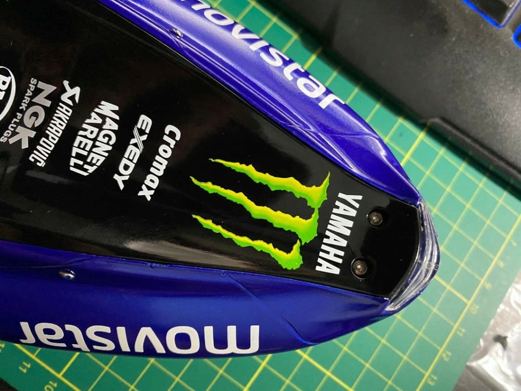 Valentino Rossi's Yamaha YZR M1 in 1:4 von DeAgostini - Seite 5 Heck_210