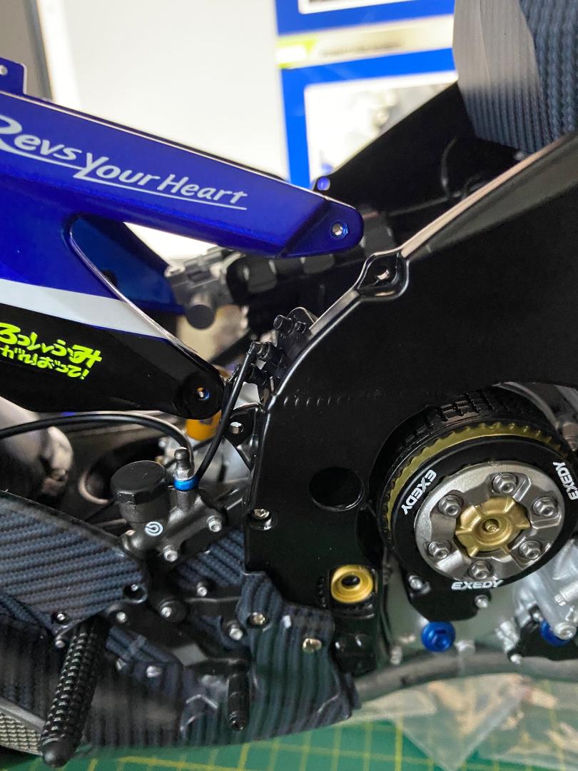 Valentino Rossi's Yamaha YZR M1 in 1:4 von DeAgostini - Seite 5 Heckmo10
