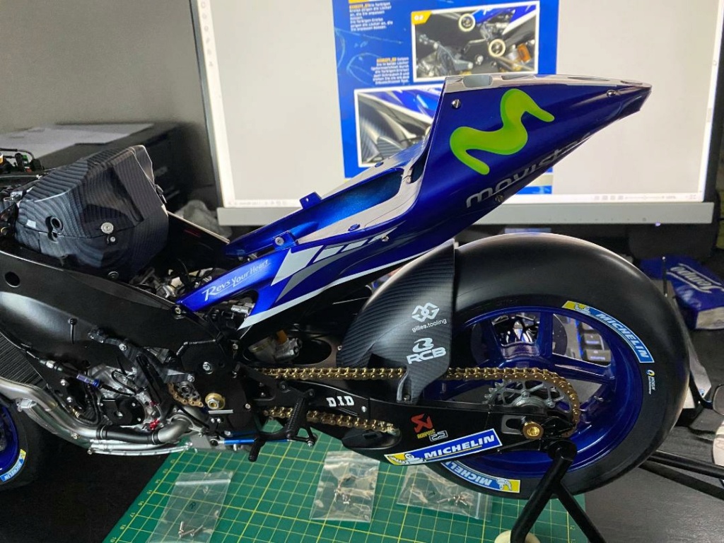 Valentino Rossi's Yamaha YZR M1 in 1:4 von DeAgostini - Seite 5 Heckmo12