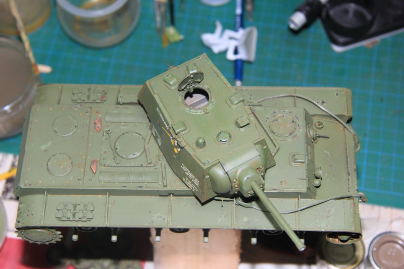 KV-I mod.42 (TRUMPETER) [patine + diorama en cours] - Page 2 Img_9541