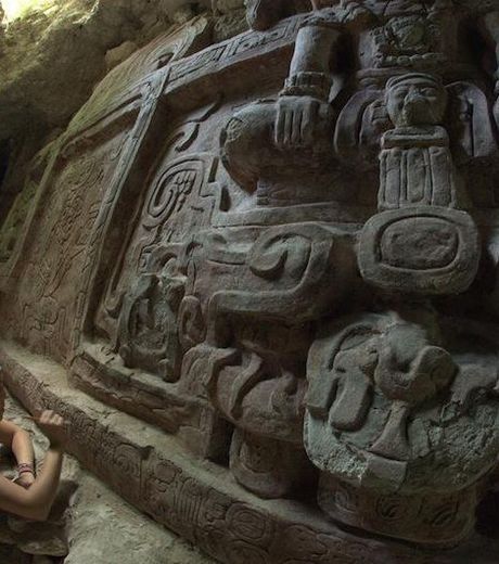 [Archéologie] Des archéologue découvrent une frise maya imposante et bien conservée au Guatemala Magnif10