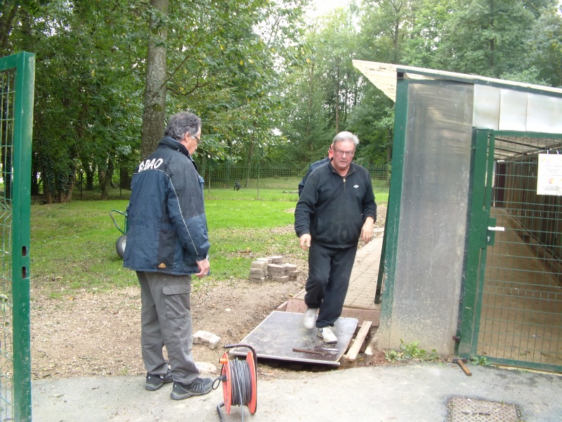 TRAVAUX EN COUR D'EBATS  le O2/09/13 Dvci0161