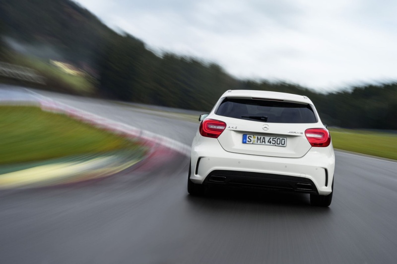 Mercedes-Benz A 45 AMG  Merced13