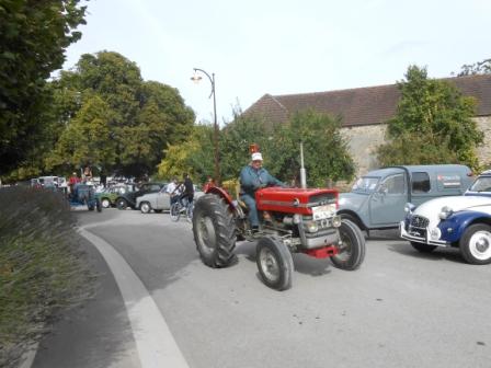 Fête de la moisson à Périgny la Rose (10) Dscn1650