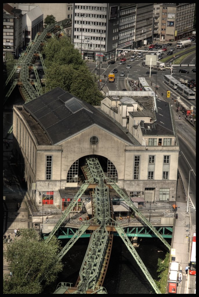 Le Monorail suspendu de Wuppertal - Allemagne 22882410