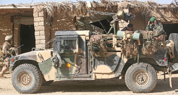 hmmwv M1165...trop beau!! Afghan10
