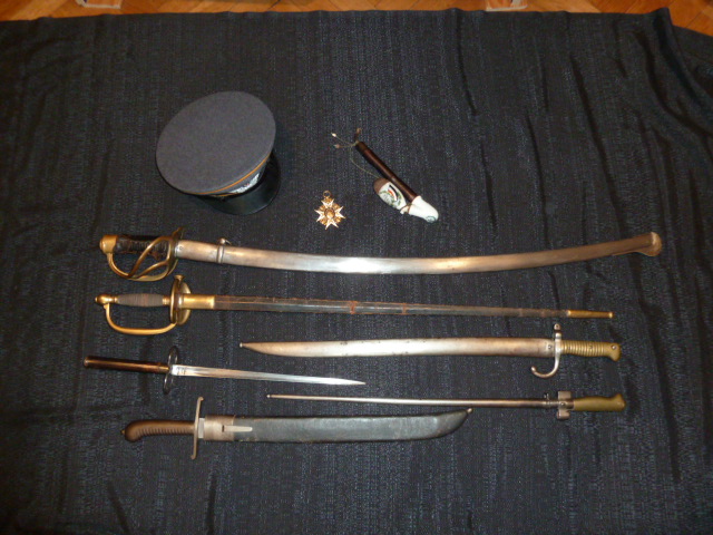 Armes blanches, sabres, casquette luftwaffe, Von Gaede..... P1270716