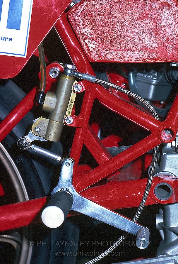 DUCATI 600 TT F2 1981 ( avec plein de details dedans )  Ducati10