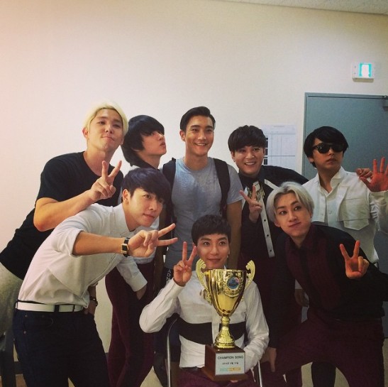 Mise à jour de l'Instagram de Kangin avec Super Junior 05-11-14 Sans_t11