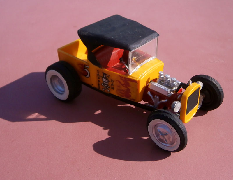 1927 Ford T Pick Up - Hot Rod - 1:32 scale - Monogram P8040059