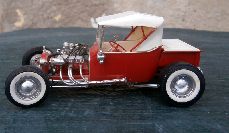 1923 Ford "T" - the Little "T" - Customized street and show rod - 1:24 scale - Monogram P8060030