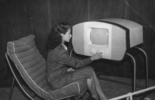 Téloches.... Vintage televisions - 1940s 1950s and 1960s tv - Page 2 Tumblr10