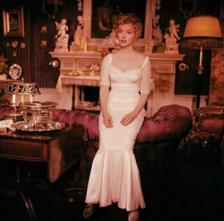 Les robes de Marilyn Monroe  10170010