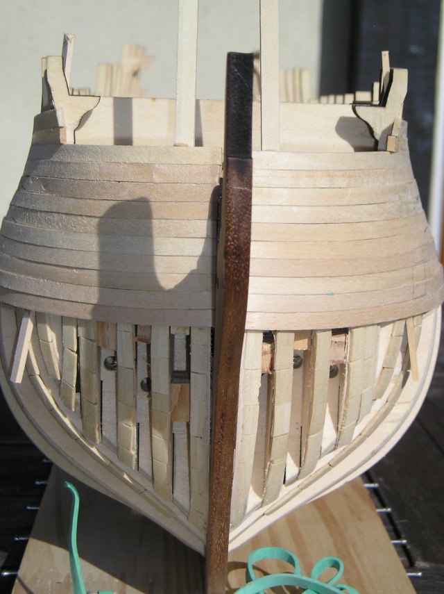 HMS Victory 1765 : Partie-1 (base Artesania Latina 1/84°) de Steckmeyer - Page 3 P1010116