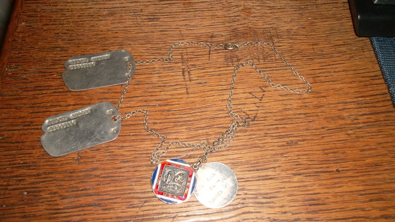 Mes dog tags US et allemande et française WW2 et une Corée Sam_1615