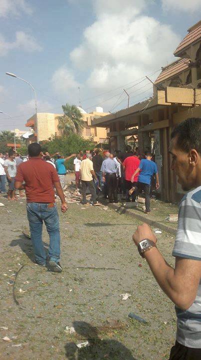 "رويترز": أضرار في انفجار استهدف مبنى القنصلية المصرية في بنغاز 11868110