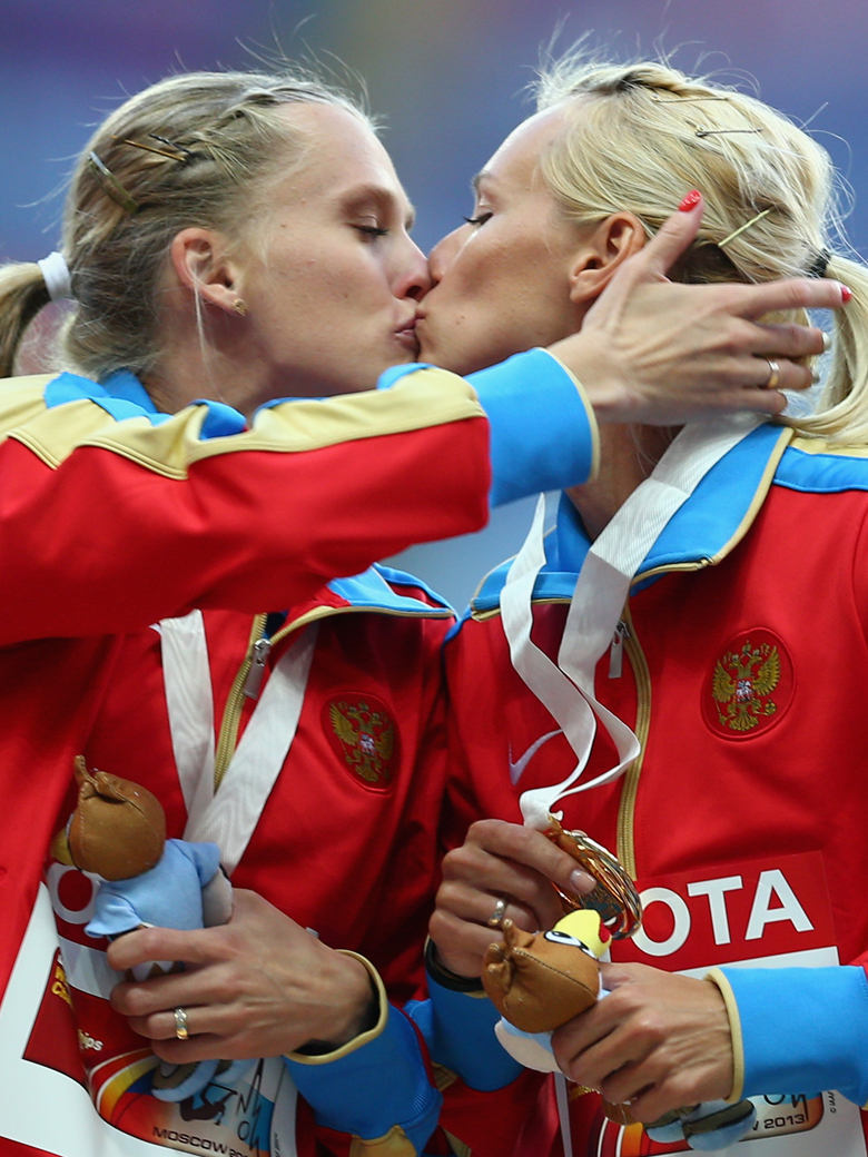 Jeux Olympiques d'hiver 2014 en Russie : la loi anti-gay s'appliquera aussi aux athlètes et aux spectateurs. - Page 3 Baiser15