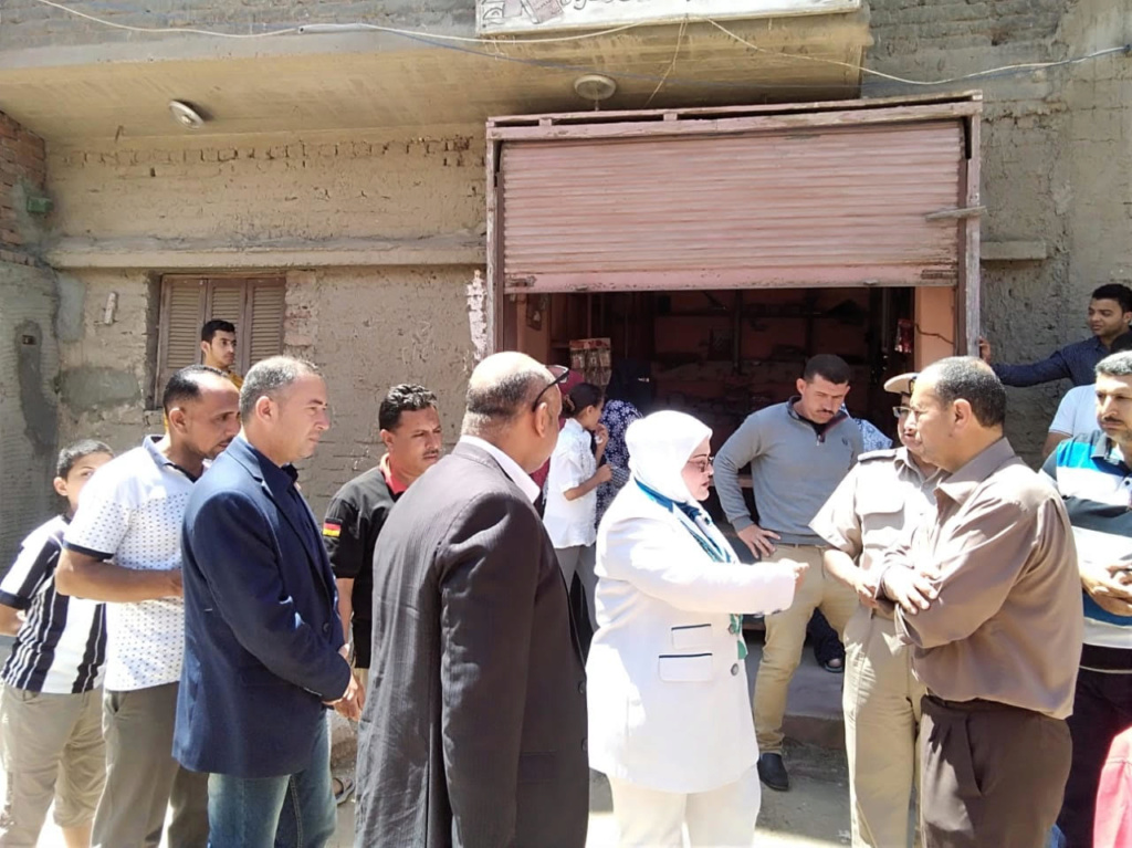 لوجود أوراق إجابة مع أولياء الأمور خارج اللجان.. إحالة رئيس وملاحظى لجنتي اعدادية بكفر الشيخ للتحقيق 13-5-210