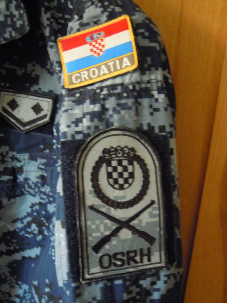 Croatian navy digital-camo shirt fully patched K1024_13