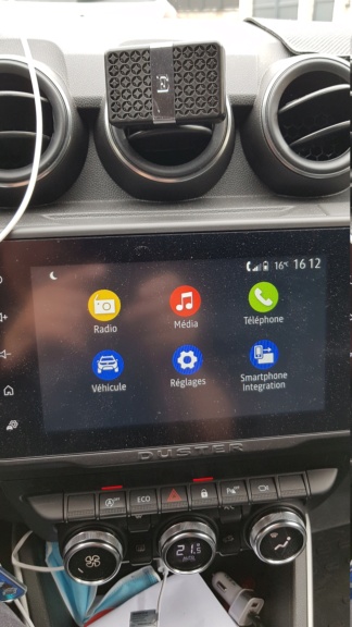 Vends MediaNav MN4 avec Android Auto / Apple CarPlay sans fil avec écran Duster 20220610