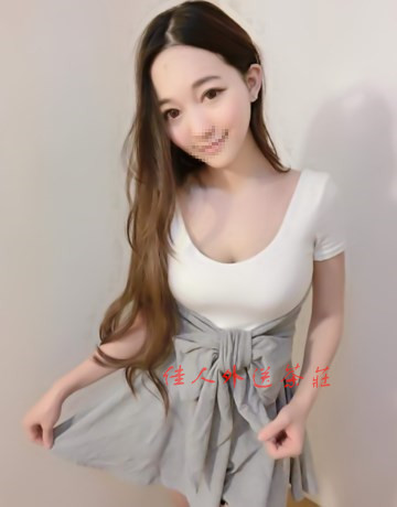 板橋叫小姐小菲文化學生妹白皙水嫩的胸部讓人看了就想撲上去 Oocy10