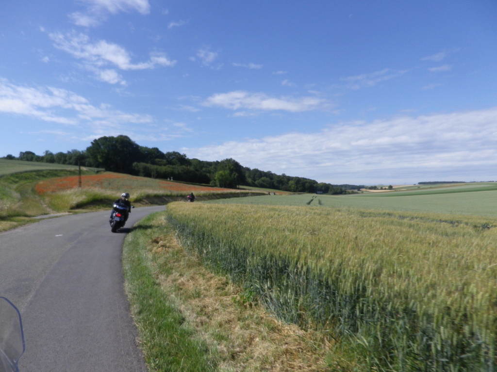 Petite balade de 200 km en compagnie de sportive avec pique nique Imgp3118