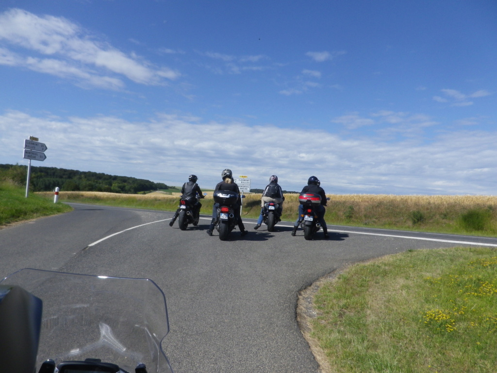 Petite balade de 200 km en compagnie de sportive avec pique nique Imgp3119