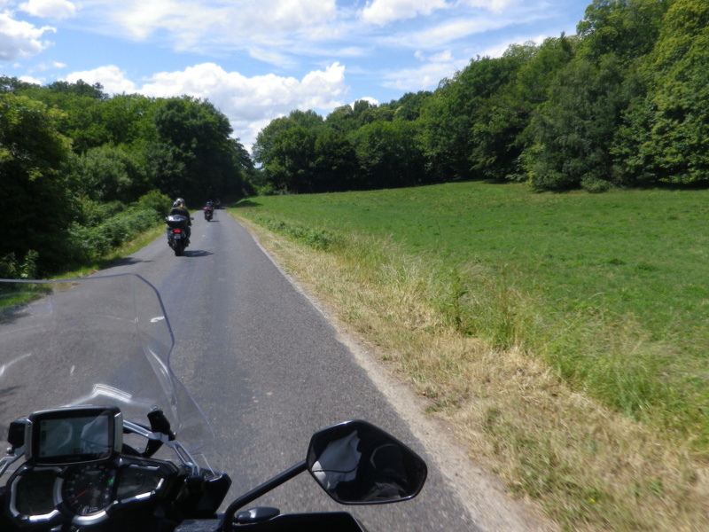 Petite balade de 200 km en compagnie de sportive avec pique nique Imgp3132